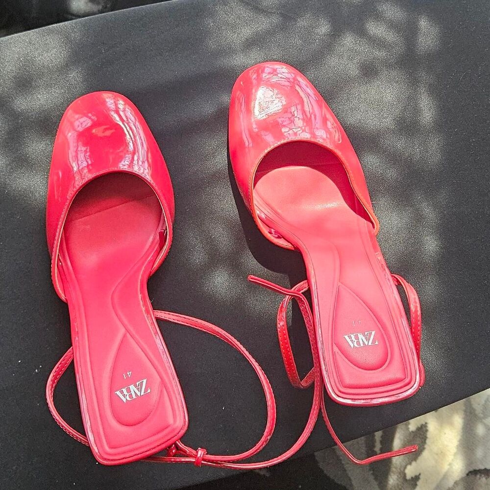 Zara Women's Red Courts